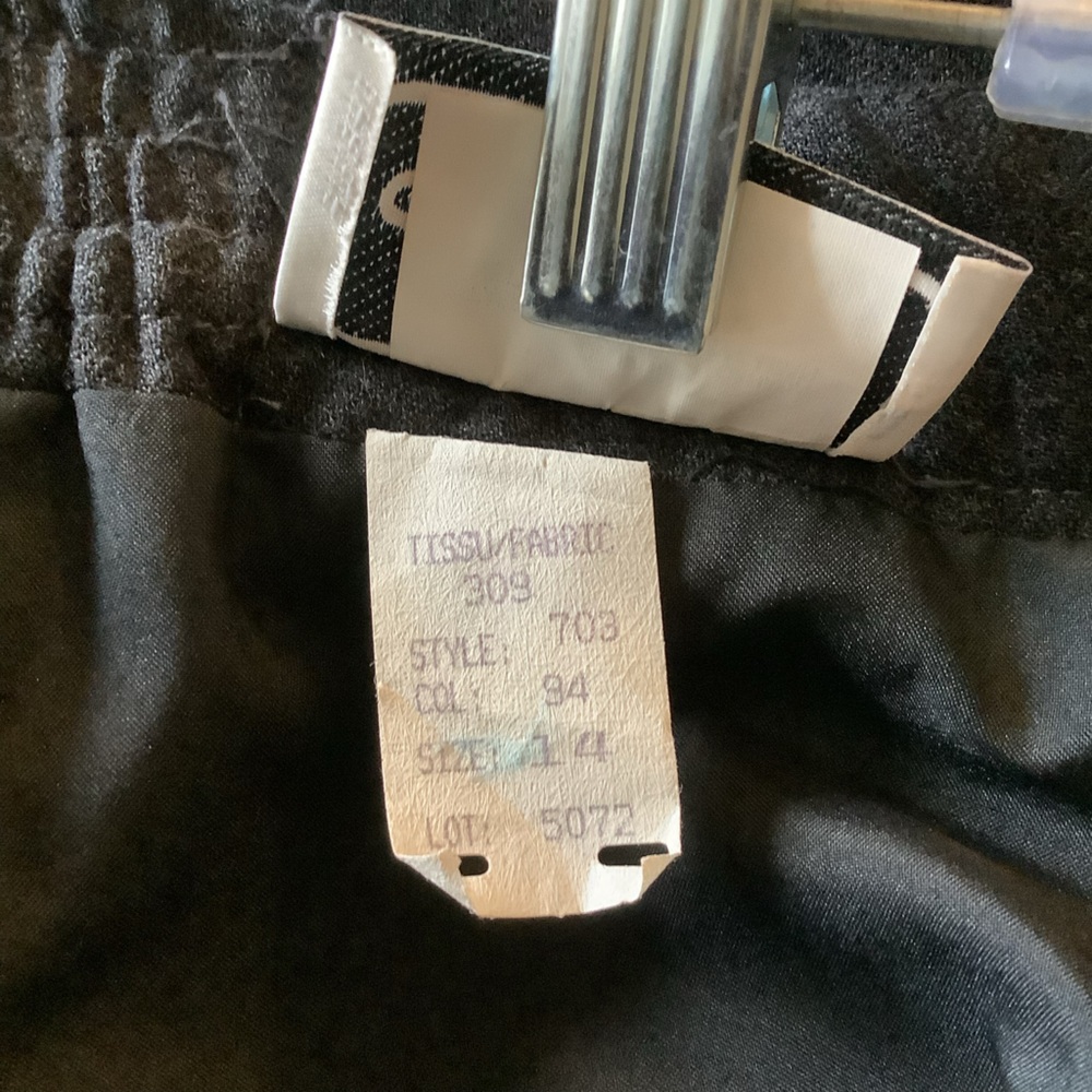 VTG 80s 100% Wool Charcoal Pencil Skirt Velvet Waist Tabs Made in 🇨🇦 Size 14 - Picture 13 of 13